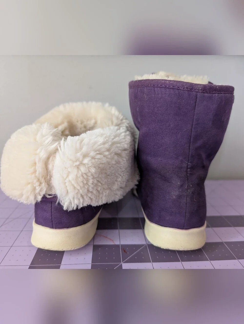 Native AP Luna winter fold over Boots Kids  toddler Size 13 Purple faux fur